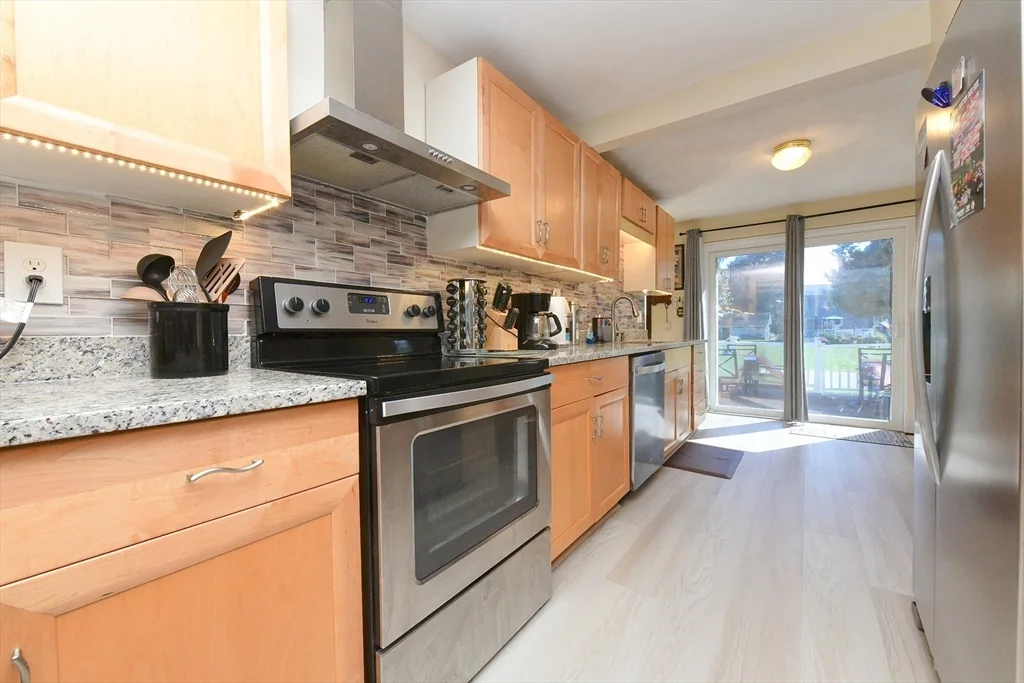 3 bed, 2 bath apartment for rent at 22 Ash St, Parkwood Beach — photo 27 of 42