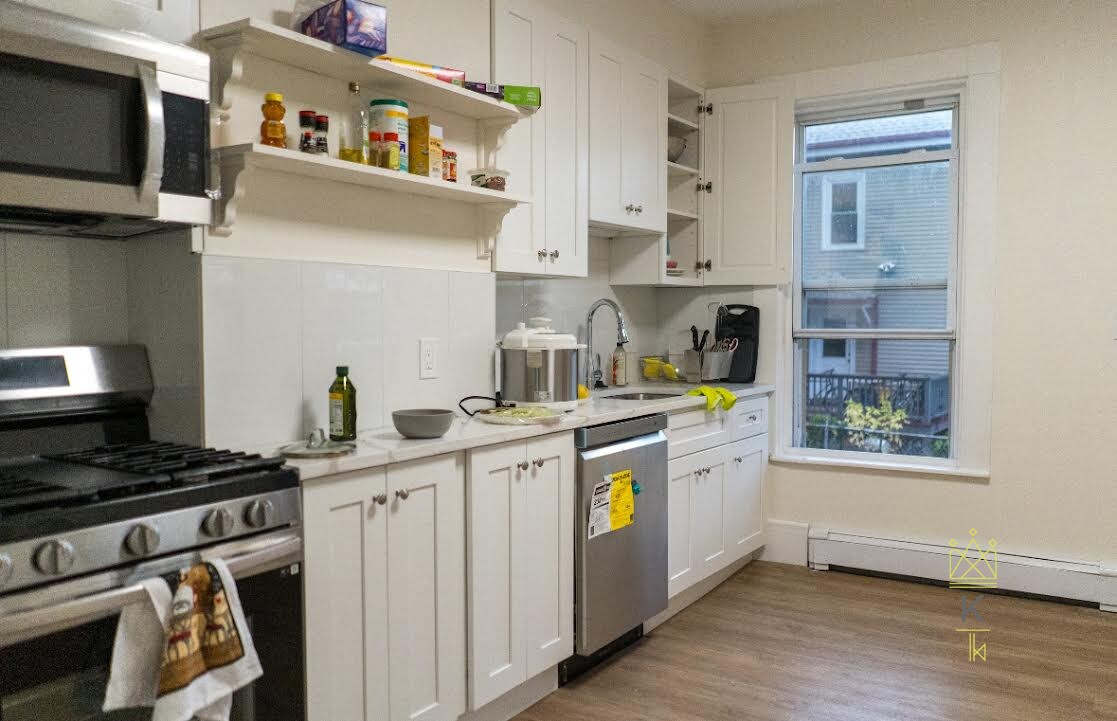 7 bed, 3 bath apartment for rent at 22 Ashford St Unit 1, Allston — photo 4 of 25
