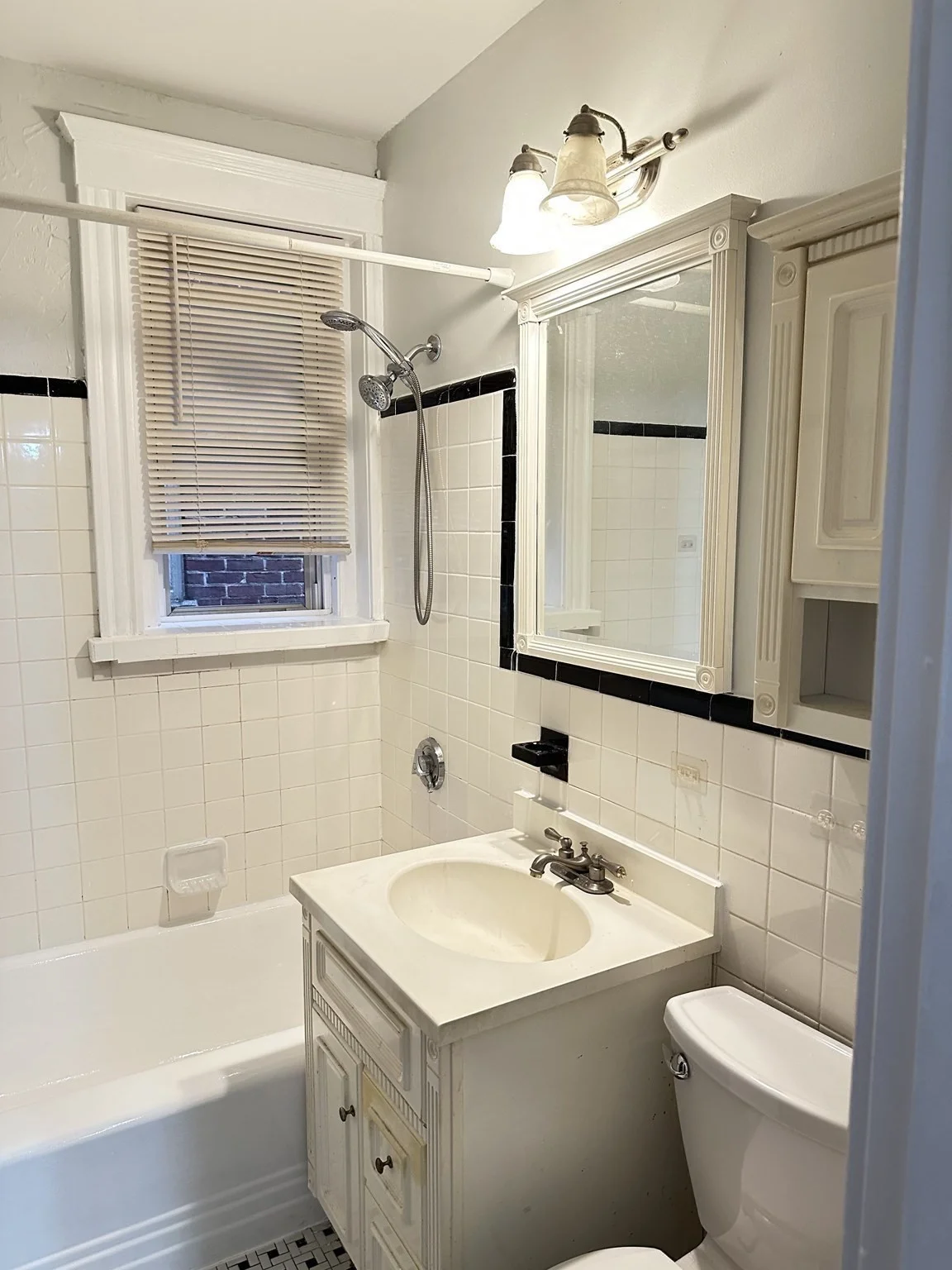 1 bed, 1 bath apartment for rent at 22 Atlantic Unit 7, Lynn — photo 12 of 20
