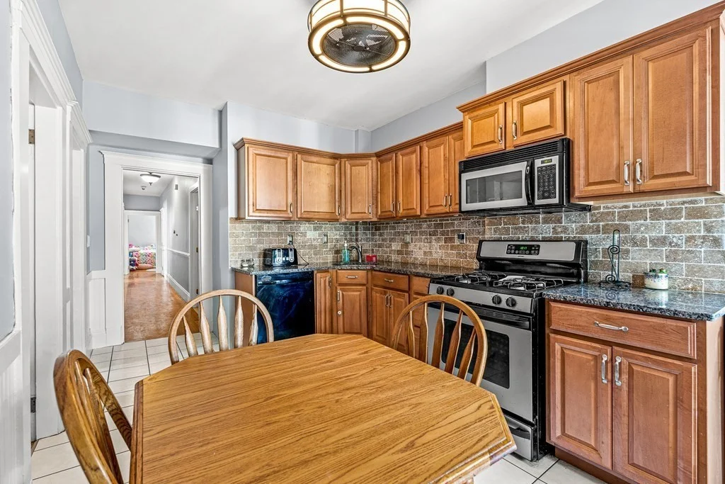 4 bed, 1 bath apartment for rent at 22 Auburn St Unit 3, Malden — photo 17 of 22