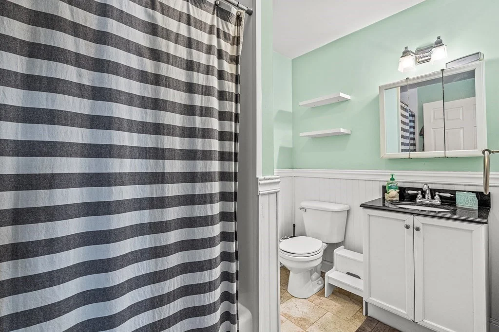 4 bed, 1 bath apartment for rent at 22 Auburn St Unit 3, Malden — photo 16 of 22