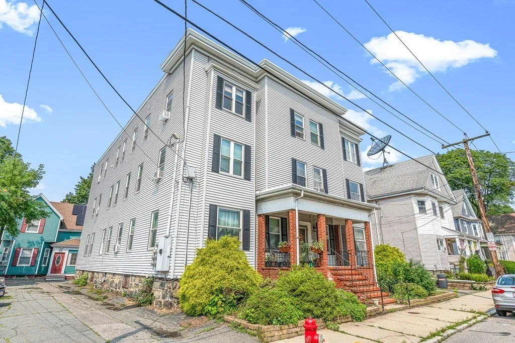 4 bed, 1 bath apartment for rent at 22 Auburn St Unit 3, Malden — photo 4 of 22