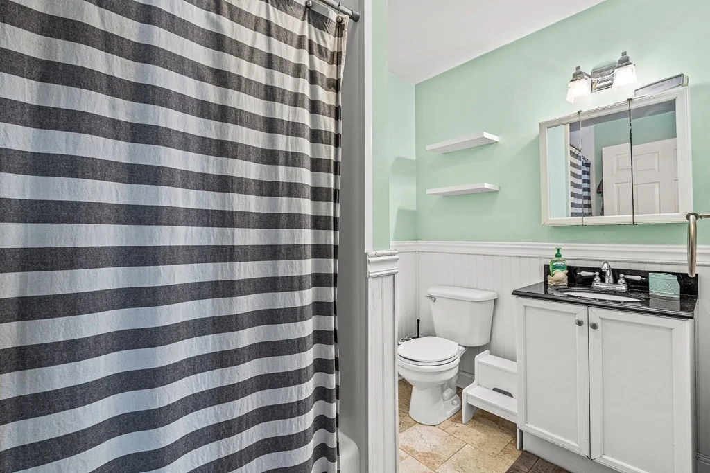 4 bed, 1 bath apartment for rent at 22 Auburn St Unit 3, Malden — photo 15 of 22