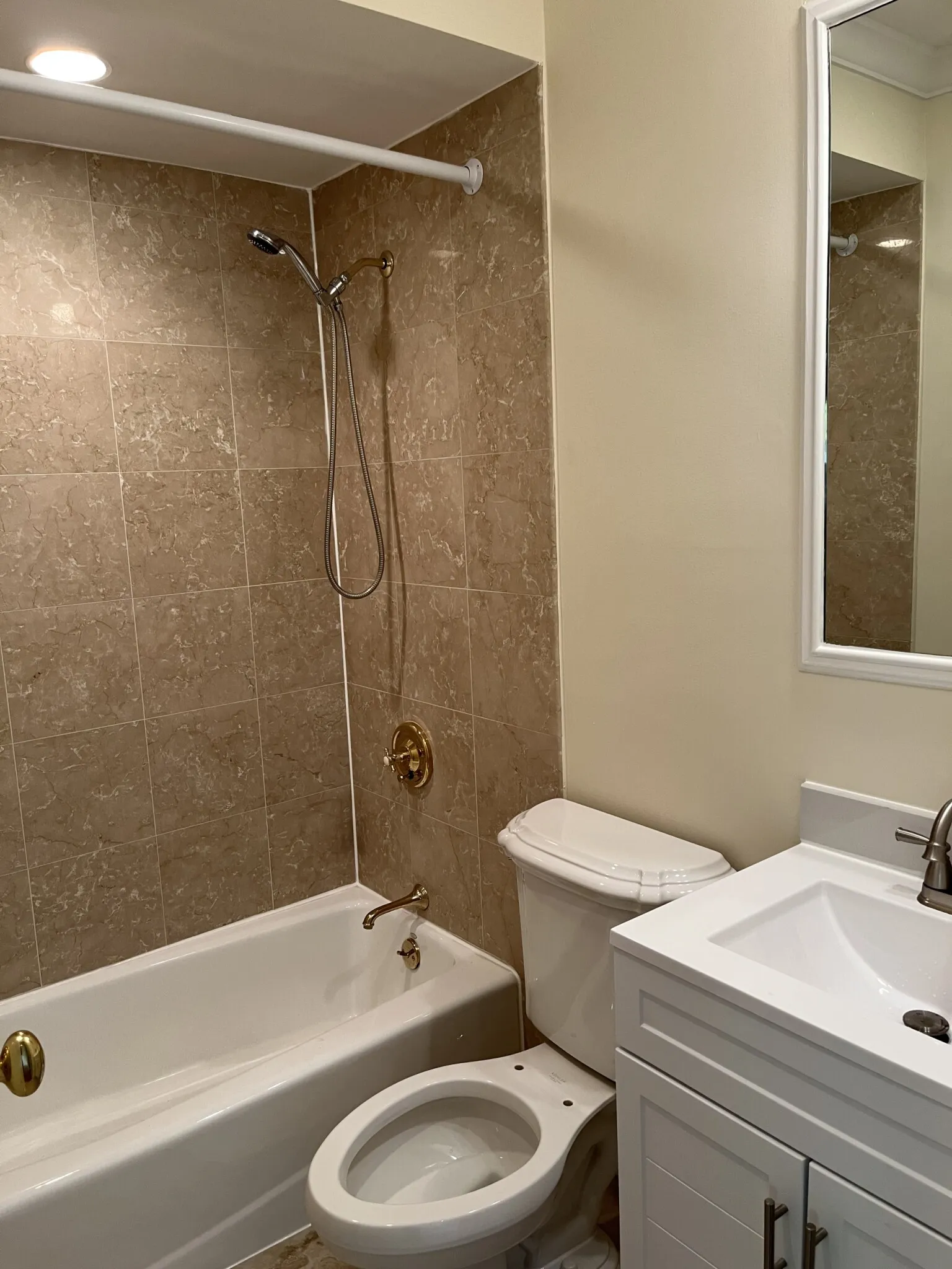 3 bed, 3 bath apartment for rent at 22 Beacon St Unit 2, Boston Downtown — photo 10 of 17