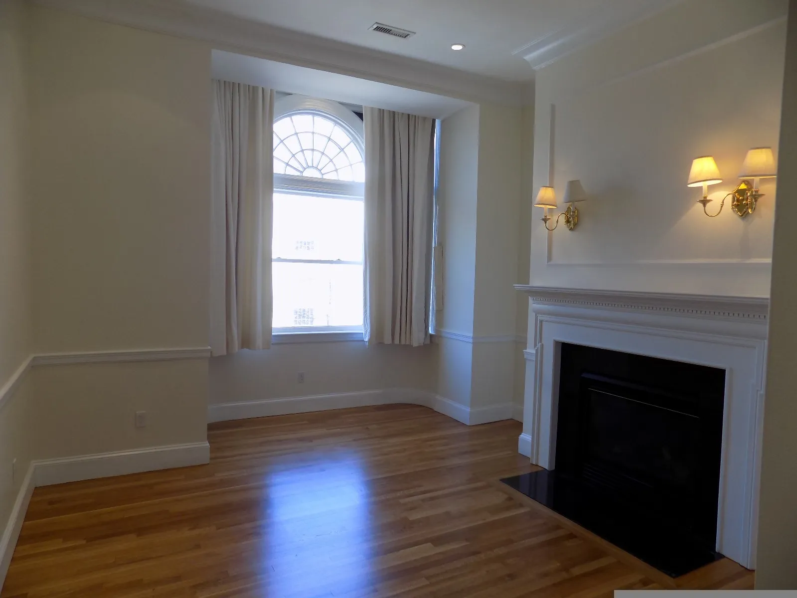 3 bed, 3 bath apartment for rent at 22 Beacon St Unit 3, Boston Downtown — photo 26 of 30