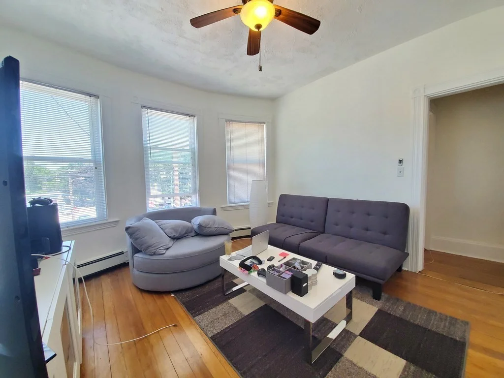 3 bed, 2 bath apartment for rent at 22 Belmont St Unit 3, Watertown — photo 3 of 16