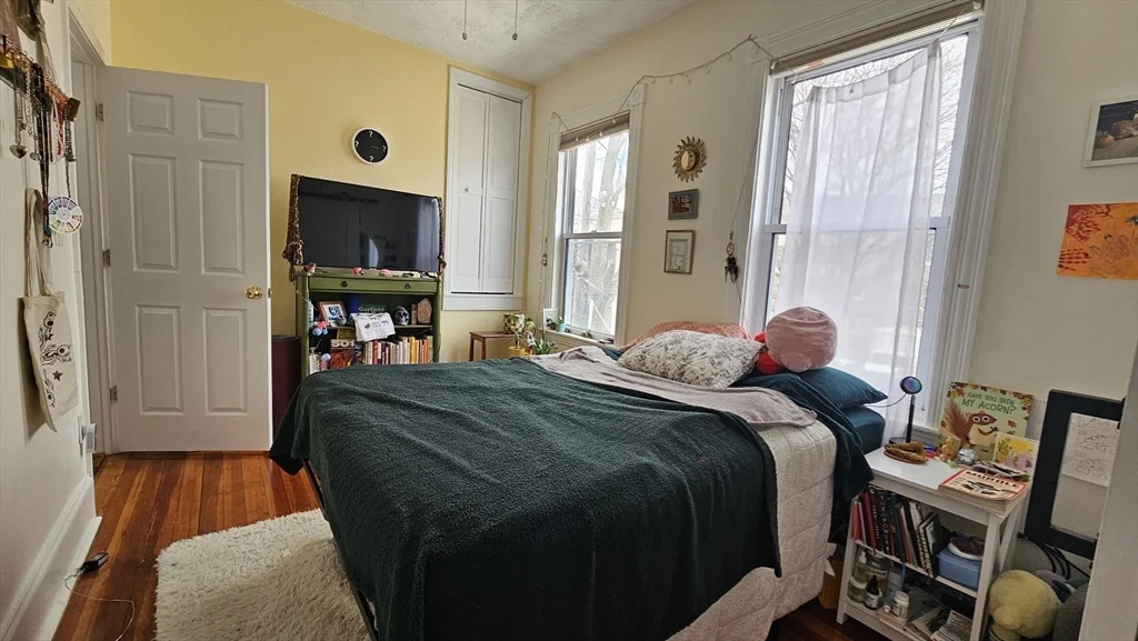 3 bed, 2 bath apartment for rent at 22 Belmont St Unit 3, Watertown — photo 8 of 16