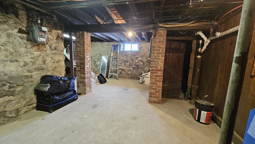 3 bed, 2 bath apartment for rent at 22 Belmont St Unit 3, Watertown — photo 16 of 16