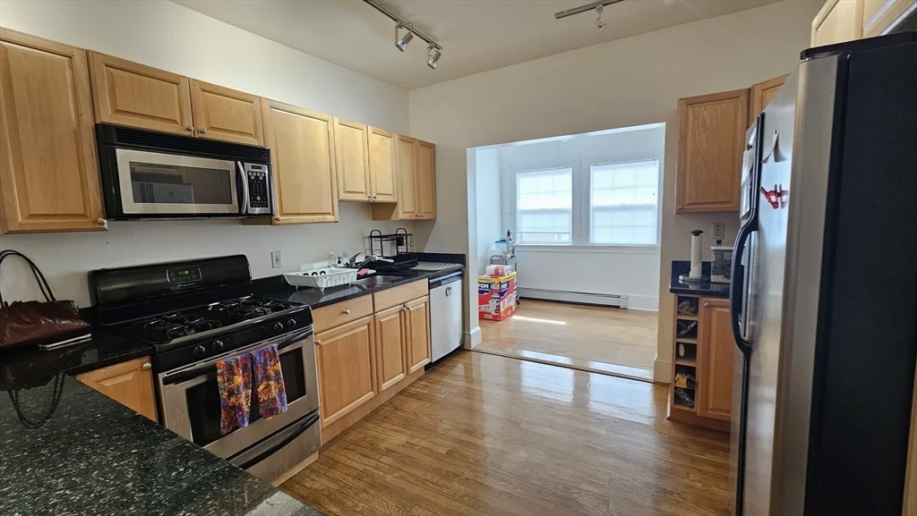 3 bed, 2 bath apartment for rent at 22 Belmont St Unit 3, Watertown — photo 11 of 16