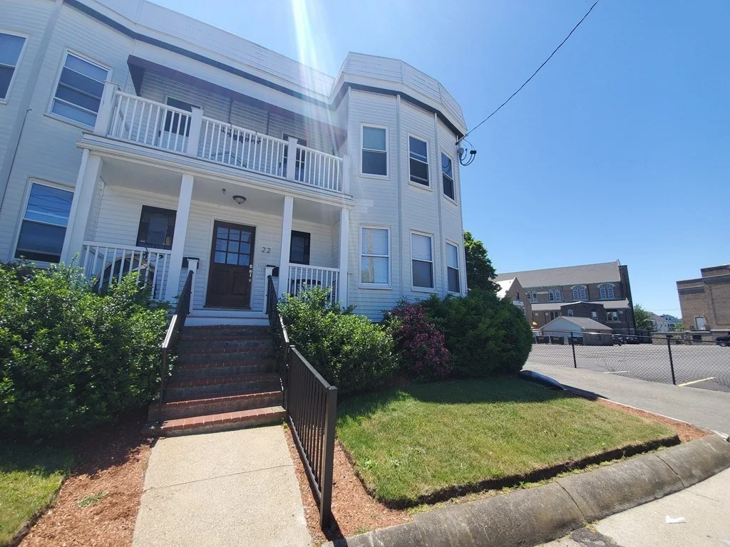 3 bed, 2 bath apartment for rent at 22 Belmont St Unit 3, Watertown