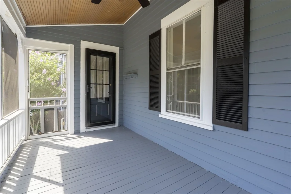 5 bed, 2 bath apartment for rent at 22 Berkeley St Unit A, Reading — photo 4 of 42