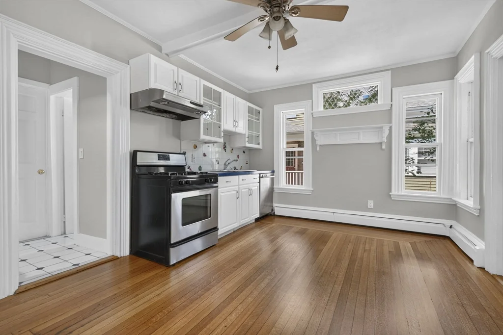 5 bed, 2 bath apartment for rent at 22 Berkeley St Unit A, Reading — photo 13 of 42