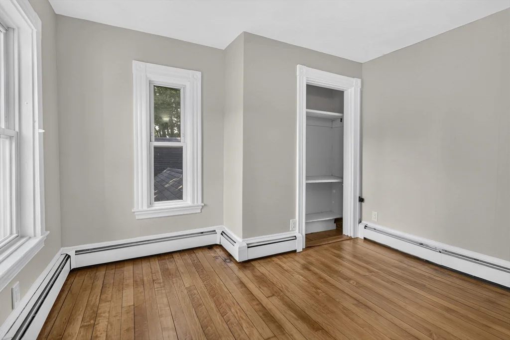 5 bed, 2 bath apartment for rent at 22 Berkeley St Unit A, Reading — photo 25 of 42