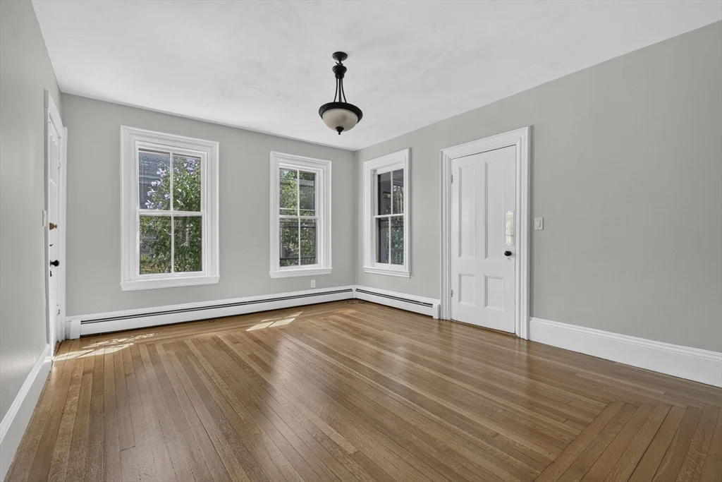 5 bed, 2 bath apartment for rent at 22 Berkeley St Unit A, Reading — photo 16 of 42
