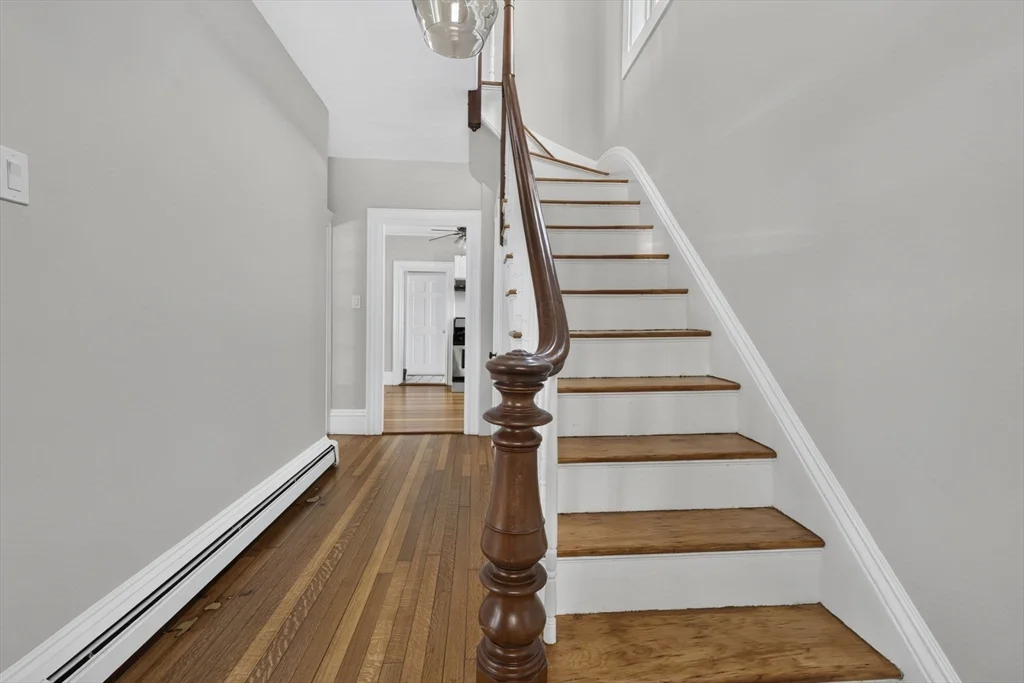 5 bed, 2 bath apartment for rent at 22 Berkeley St Unit A, Reading — photo 6 of 42
