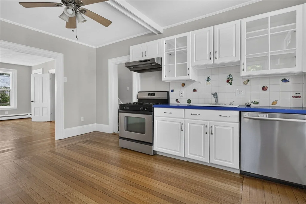 5 bed, 2 bath apartment for rent at 22 Berkeley St Unit A, Reading — photo 12 of 42