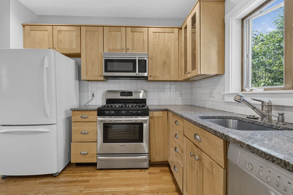 1 bed, 1 bath apartment for rent at 22 Berkeley St Unit B, Reading — photo 5 of 27