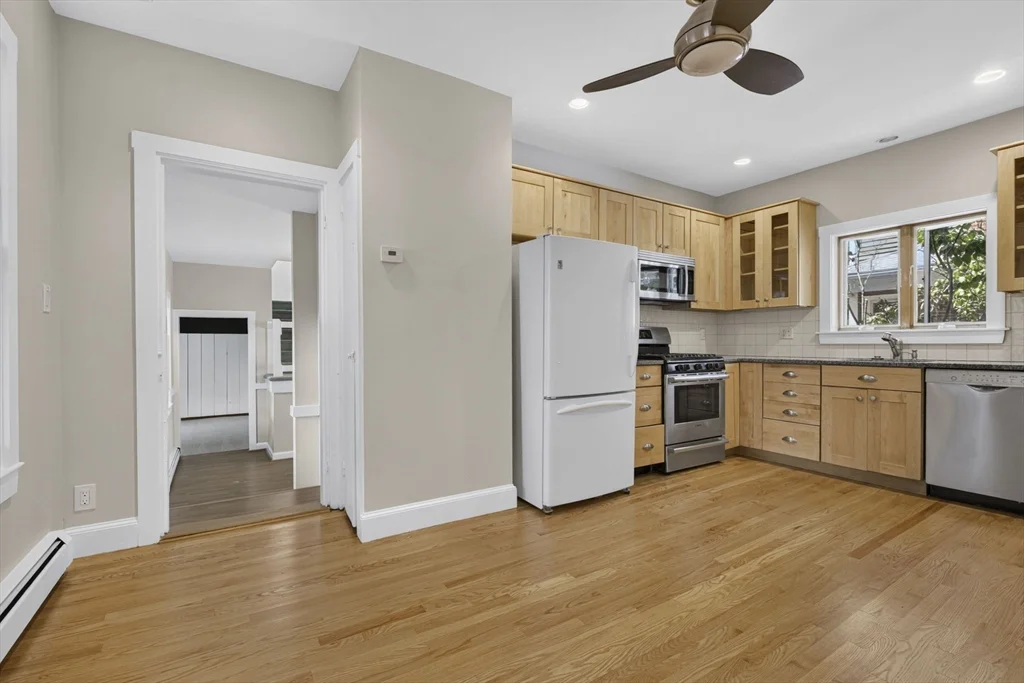 1 bed, 1 bath apartment for rent at 22 Berkeley St Unit B, Reading — photo 1 of 27