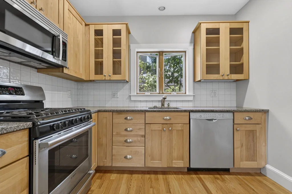 1 bed, 1 bath apartment for rent at 22 Berkeley St Unit B, Reading — photo 3 of 27