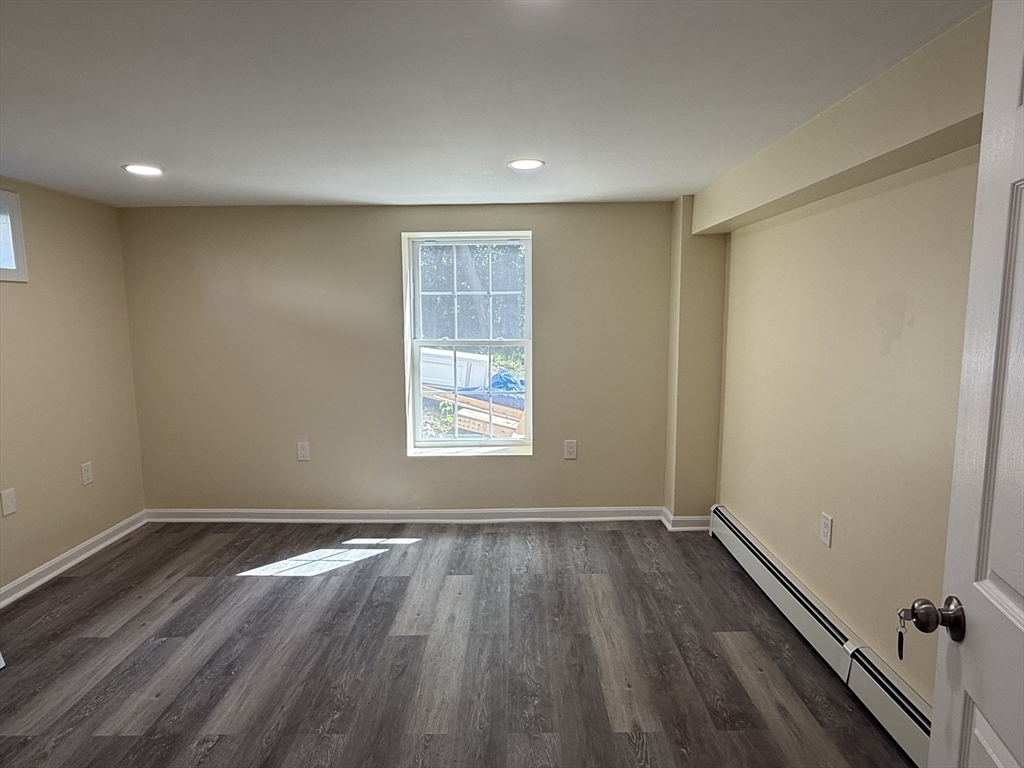 3 bed, 1 bath apartment for rent at 22 Boyden St Unit 1, Worcester — photo 5 of 6
