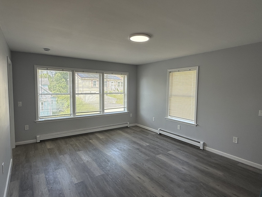 4 bed, 2 bath apartment for rent at 22 Boyden St Unit 2, Worcester — photo 3 of 12