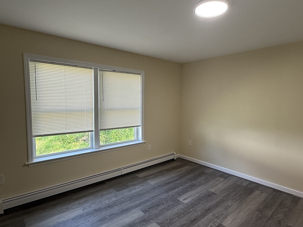 4 bed, 2 bath apartment for rent at 22 Boyden St Unit 2, Worcester — photo 6 of 12