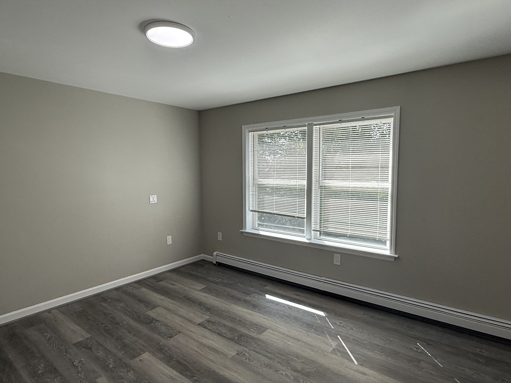 4 bed, 2 bath apartment for rent at 22 Boyden St Unit 2, Worcester — photo 7 of 12
