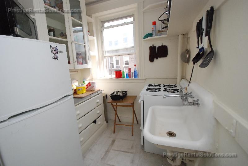 Studio bed, 1 bath apartment for rent at 22 Boylston St Unit 22, Jamaica Plain — photo 1 of 15