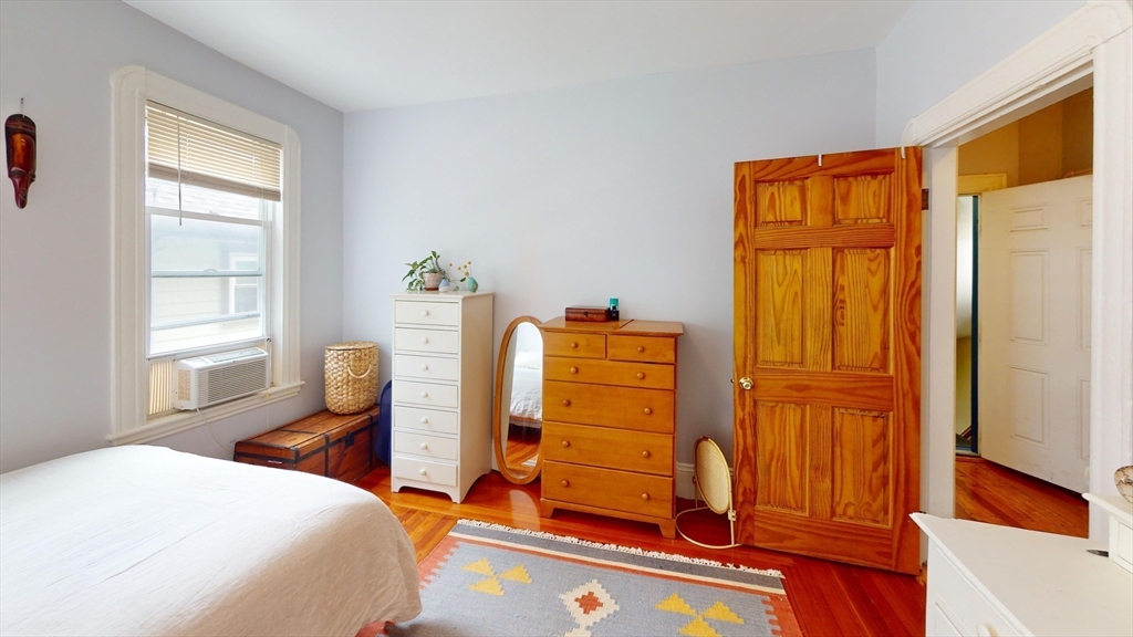 4 bed, 1 bath apartment for rent at 22 Boynton St Unit 1, Jamaica Plain — photo 11 of 16