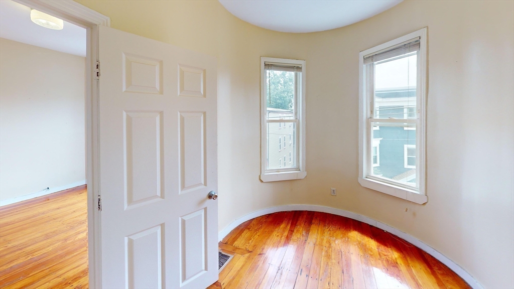 4 bed, 1 bath apartment for rent at 22 Boynton St Unit 1, Jamaica Plain — photo 6 of 16