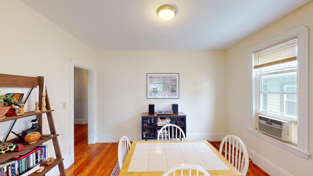 4 bed, 1 bath apartment for rent at 22 Boynton St Unit 1, Jamaica Plain — photo 3 of 16