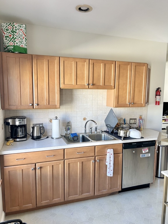 3 bed, 1 bath apartment for rent at 22 Bradbury Unit 3, Allston — photo 3 of 10