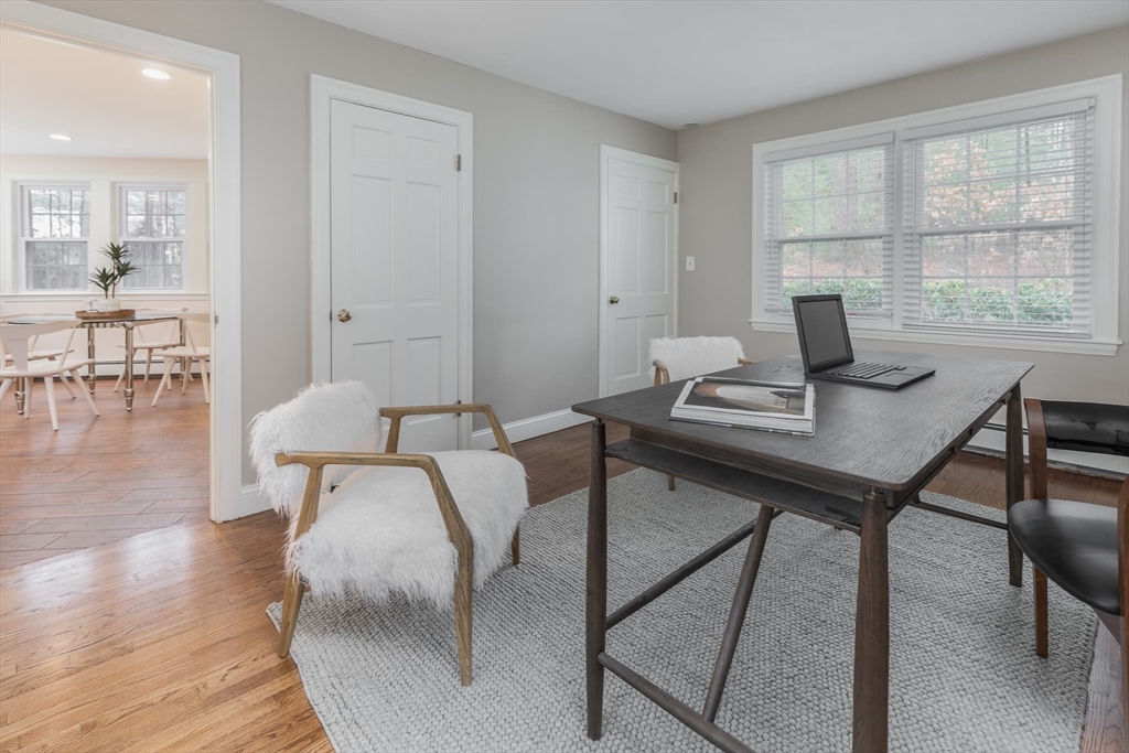 4 bed, 2 bath apartment for rent at 22 Bradford Rd, Weston — photo 12 of 42