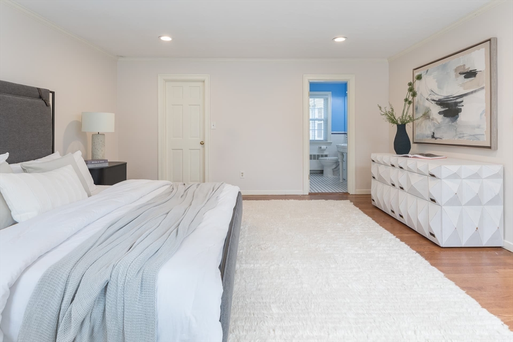 4 bed, 2 bath apartment for rent at 22 Bradford Rd, Weston — photo 19 of 42