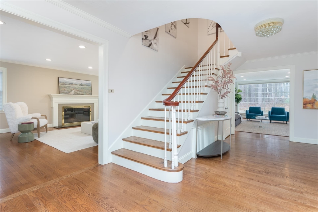 4 bed, 2 bath apartment for rent at 22 Bradford Rd, Weston — photo 3 of 42