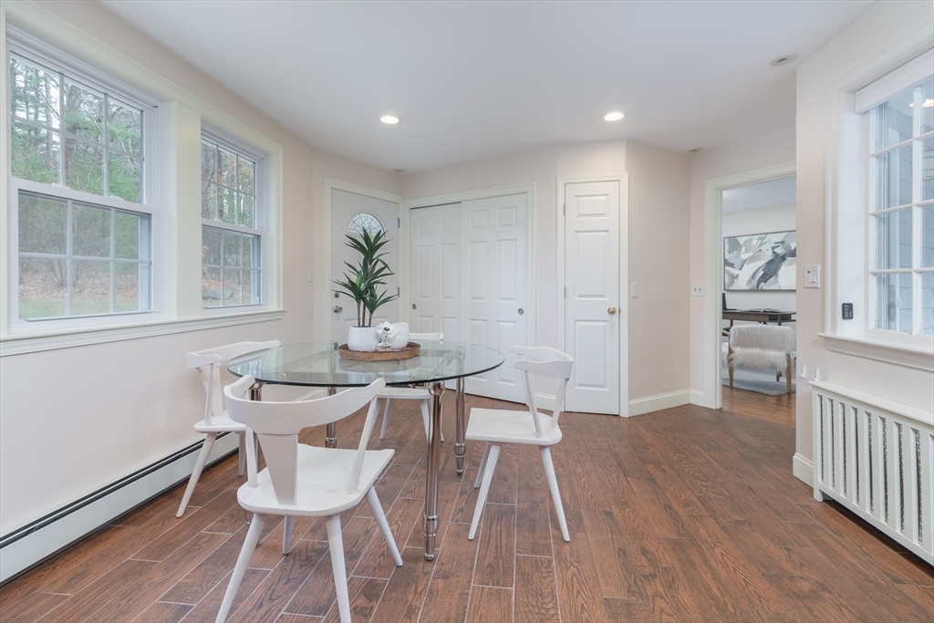 4 bed, 2 bath apartment for rent at 22 Bradford Rd, Weston — photo 11 of 42