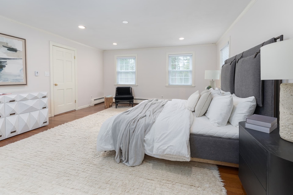 4 bed, 2 bath apartment for rent at 22 Bradford Rd, Weston — photo 18 of 42
