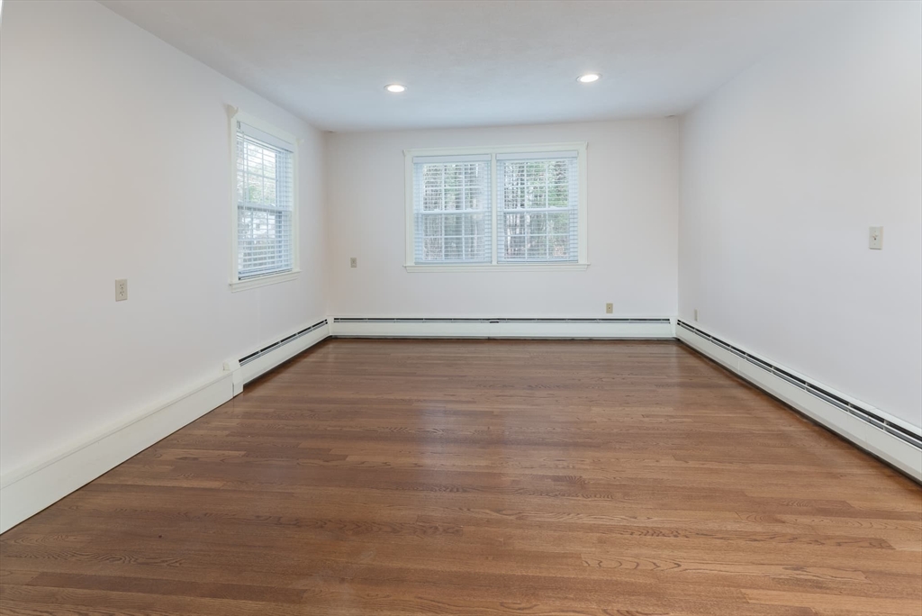 4 bed, 2 bath apartment for rent at 22 Bradford Rd, Weston — photo 24 of 42