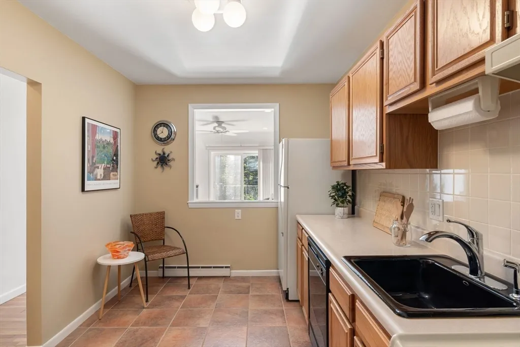 2 bed, 1 bath apartment for rent at 22 Branchfield St Unit 4-1, Dorchester — photo 5 of 17