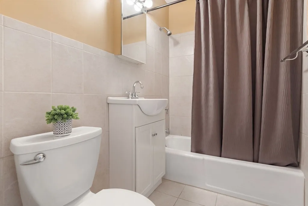 2 bed, 1 bath apartment for rent at 22 Branchfield St Unit 4-1, Dorchester — photo 8 of 17