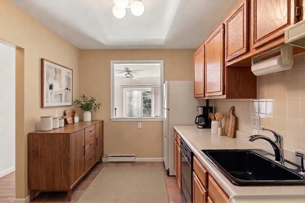 2 bed, 1 bath apartment for rent at 22 Branchfield St Unit D1, Dorchester — photo 5 of 15