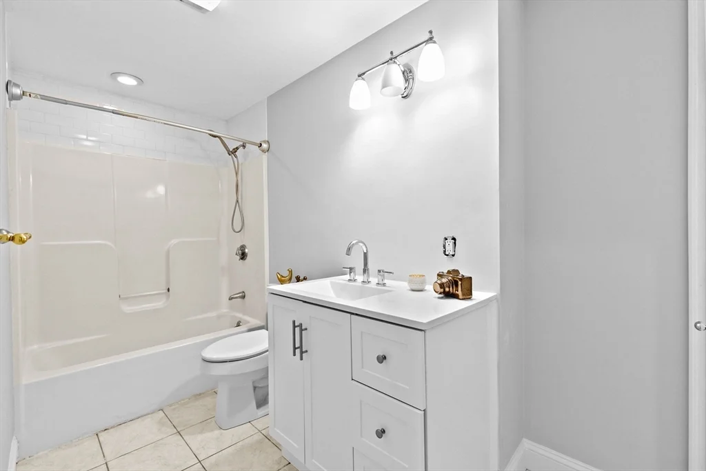 3 bed, 1 bath apartment for rent at 22 Broad Oak Way Unit A, Hanover — photo 15 of 31