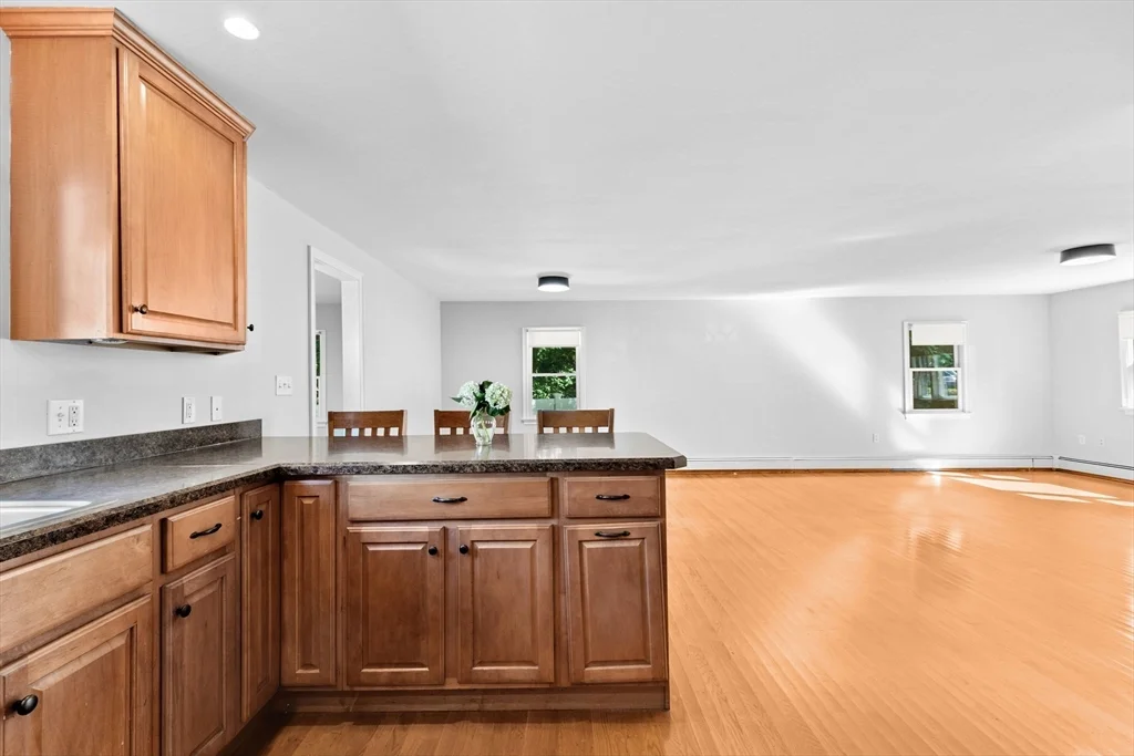 3 bed, 1 bath apartment for rent at 22 Broad Oak Way Unit A, Hanover — photo 3 of 31