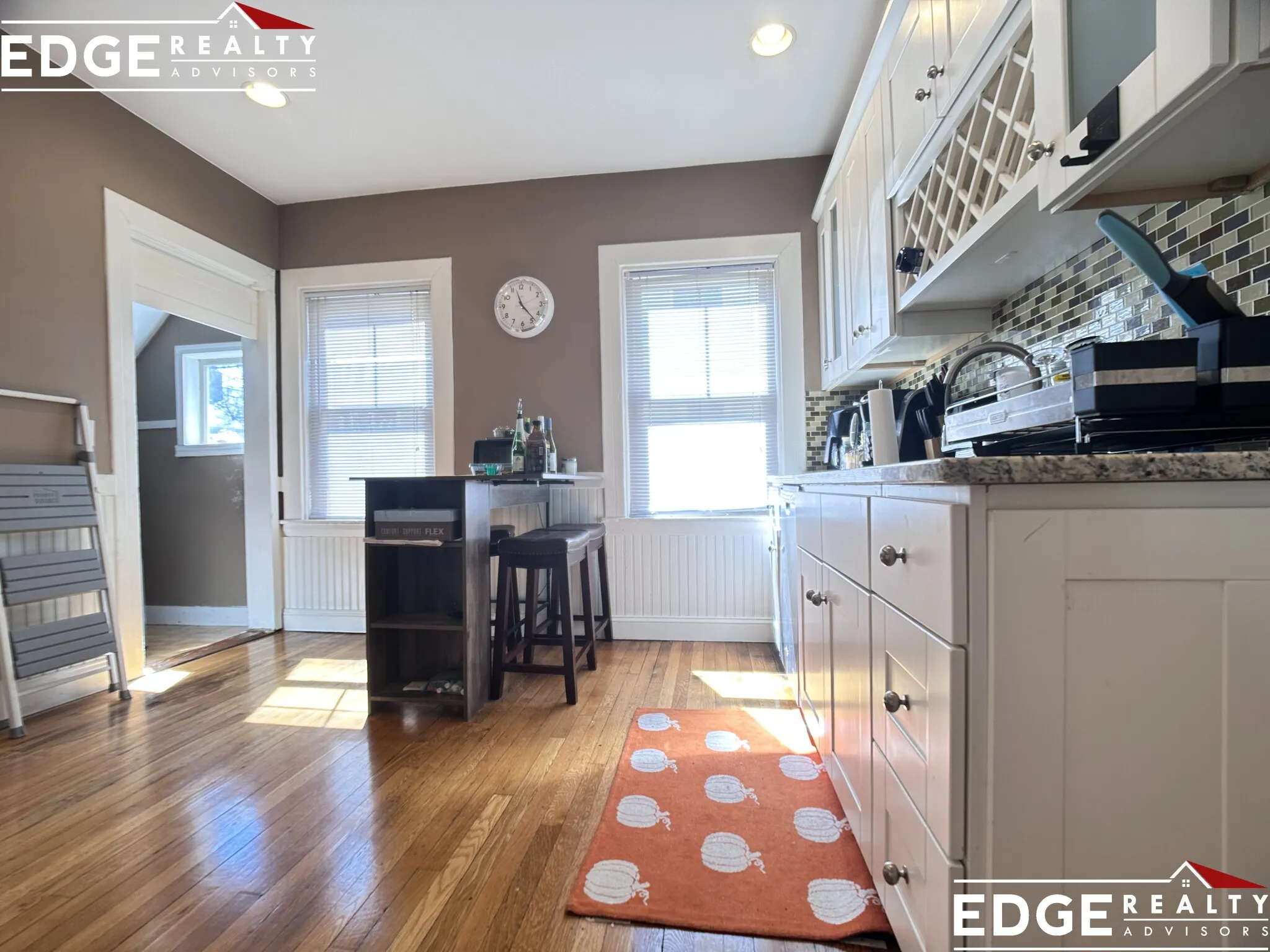 3 bed, 1 bath apartment for rent at 22 Brooks St Unit 1, Brighton — photo 2 of 11