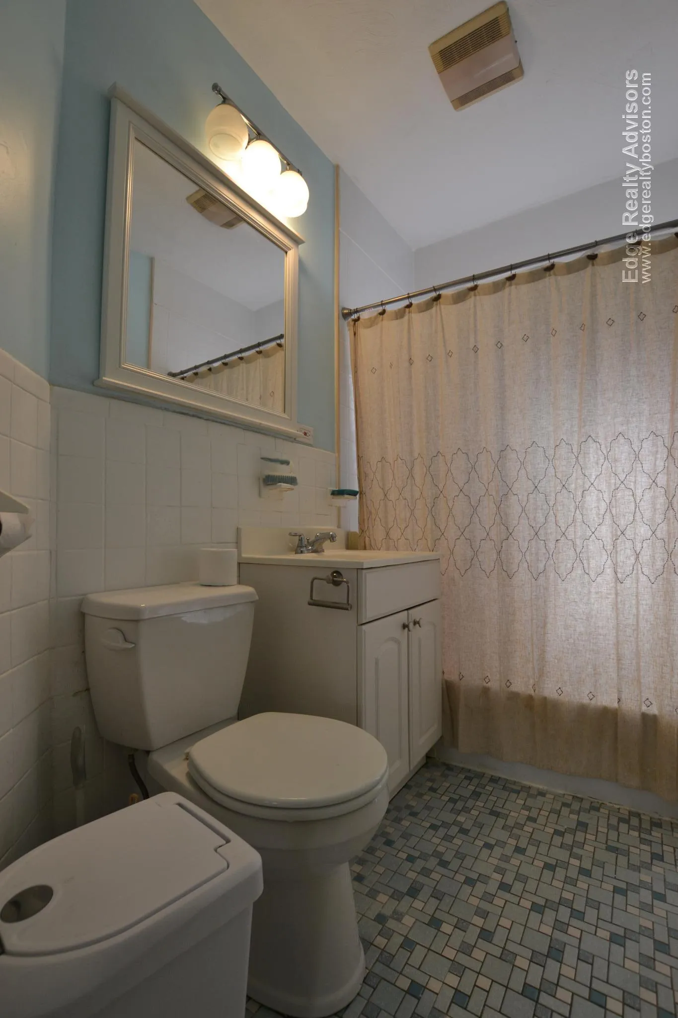 3 bed, 1 bath apartment for rent at 22 Brooks St Unit 2, Brighton — photo 13 of 13