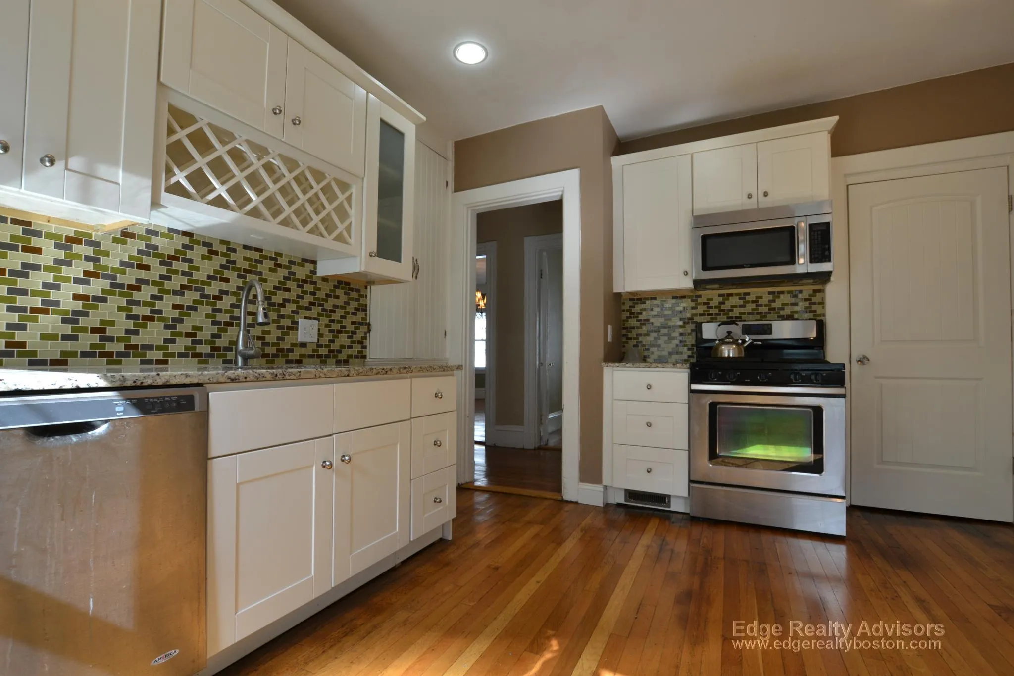 3 bed, 1 bath apartment for rent at 22 Brooks St Unit 2, Brighton — photo 1 of 13