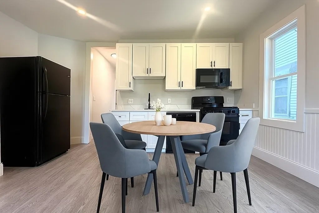4 bed, 1 bath apartment for rent at 22 Browning Ave Unit 2, Dorchester — photo 2 of 10