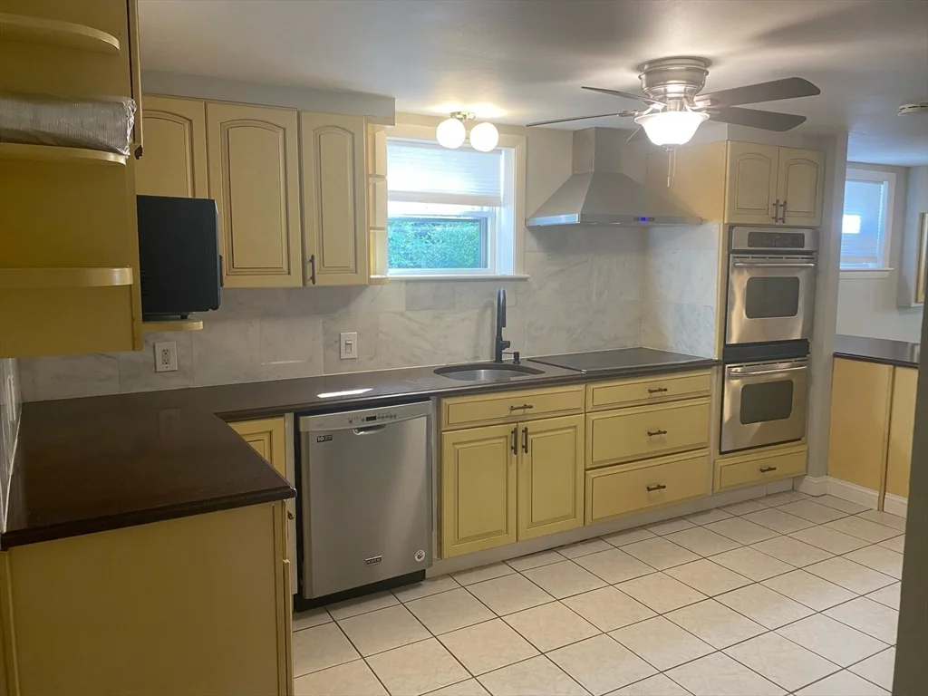 1 bed, 1 bath apartment for rent at 22 Carlson Ave Unit B, Revere — photo 3 of 10