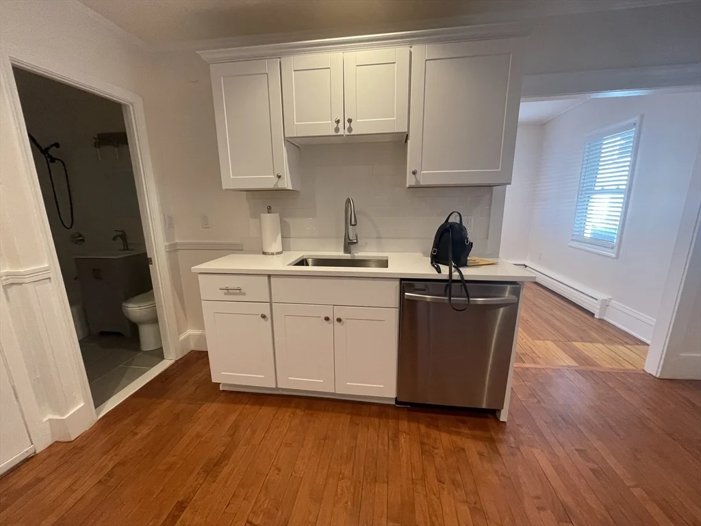 2 bed, 1 bath apartment for rent at 22 Carlton St Unit 1, Glenwood — photo 5 of 14