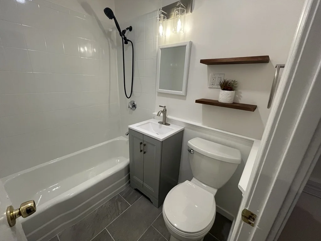 2 bed, 1 bath apartment for rent at 22 Carlton St Unit 1, Glenwood — photo 7 of 14